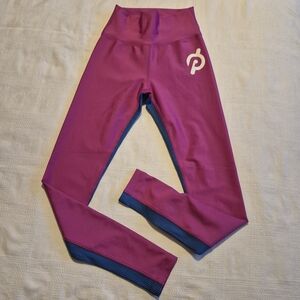 Peloton women's size Small purple with blue ribbed inside stripe EUC